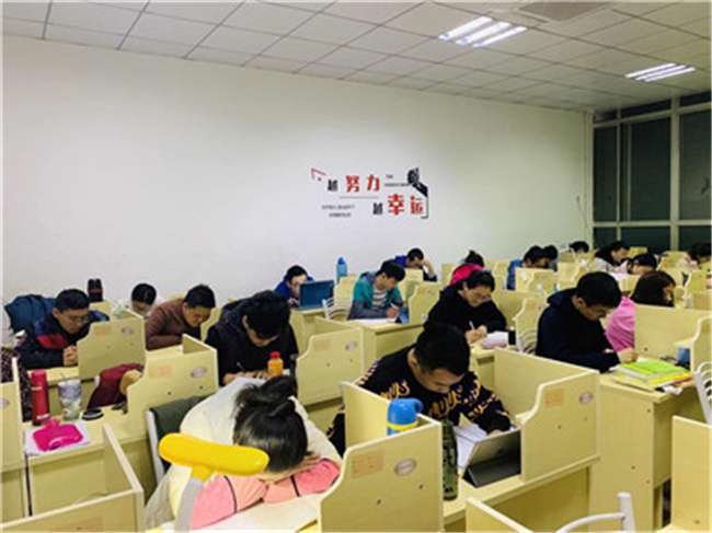 ���޿���