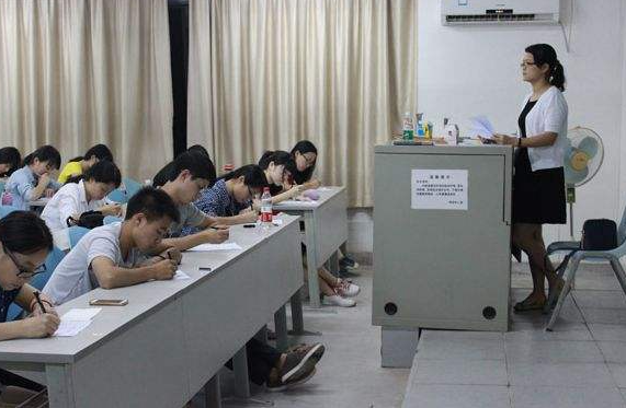 高中教師資格證可以教小學嗎