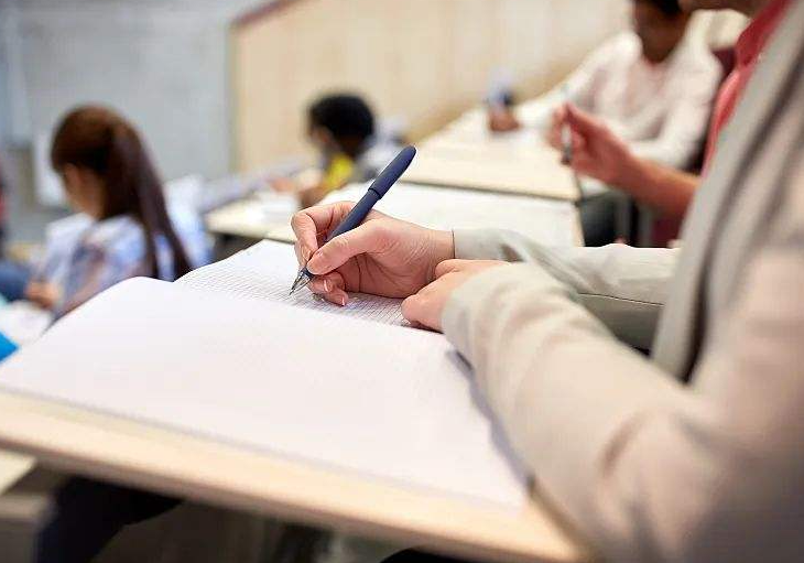 教師資格證有效期內能考幾次